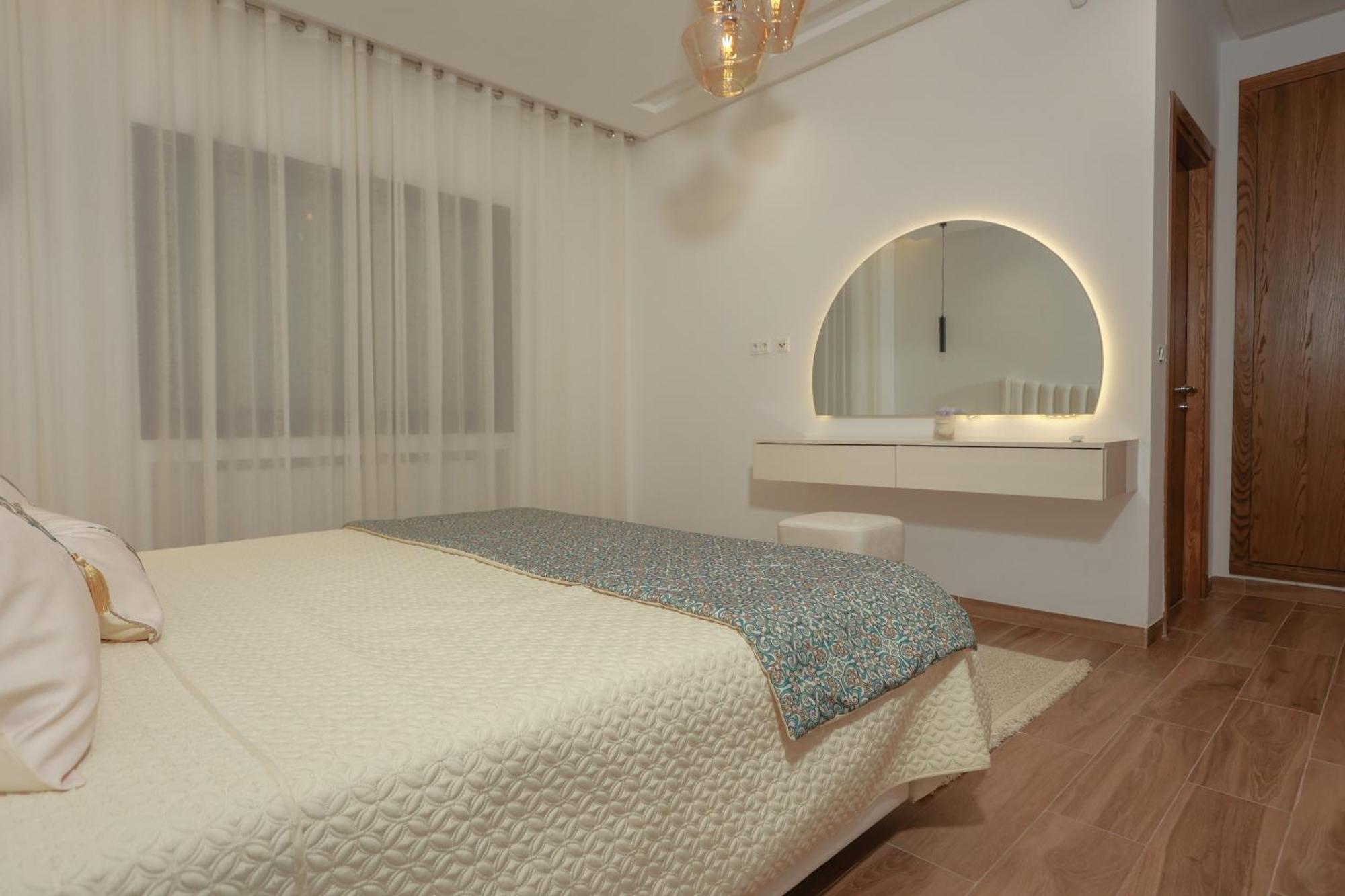 Bright And Cozy New 3 Bedrooms شقة *